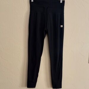 Vuori High Rise Daily Leggings. Great Condition!